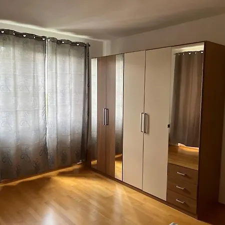 Apartment Hurka - 15 Min Do Centra, Garaz Prague
