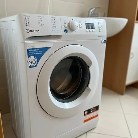 Apartment Hurka - 15 Min Do Centra, Garaz Prague