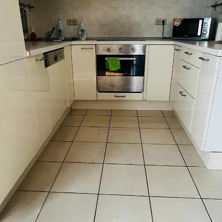 Apartment Hurka - 15 Min Do Centra, Garaz
